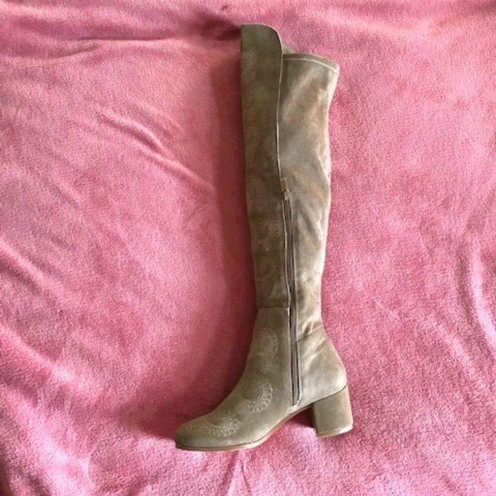 Sbicca Acapella Tan Embroidered Over the Knee Boots Beige  8 new never worn